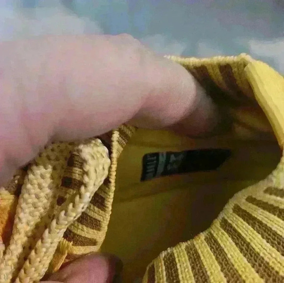 Nobull Size M 8 W 9.5. Color Lemon Drop - Picture 8 of 15